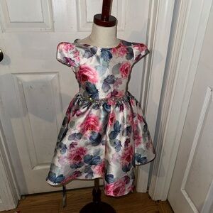 Rare Edition Formal Size 5